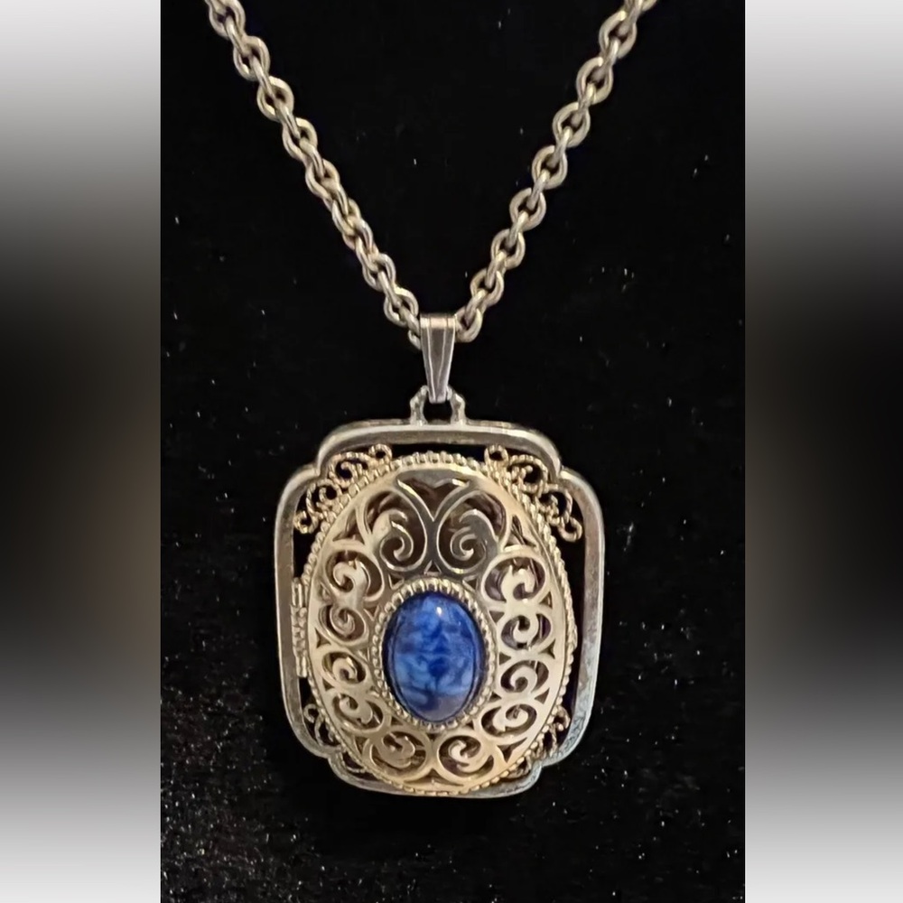 Avon Vintage 1973, Yesteryear Locket Faux Lapis Lazuli Stone Necklace